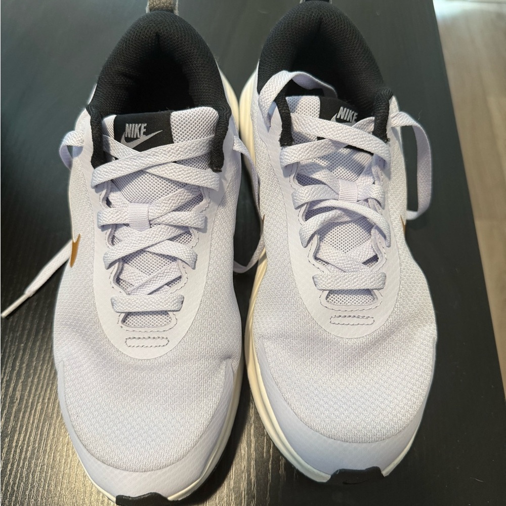 Nike Lavender and Black Running Shoes